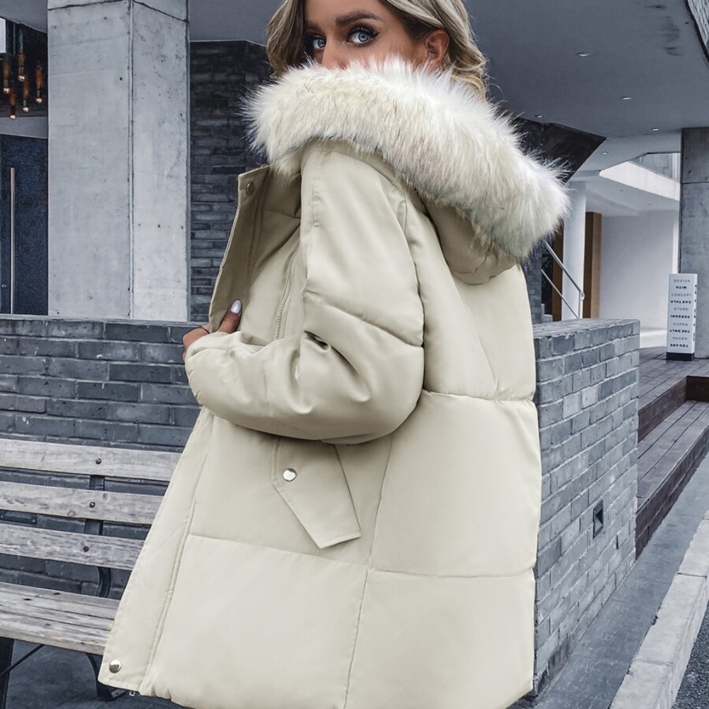 Vegan fur cream puffer jacket coat bomber - Picture 4 of 5